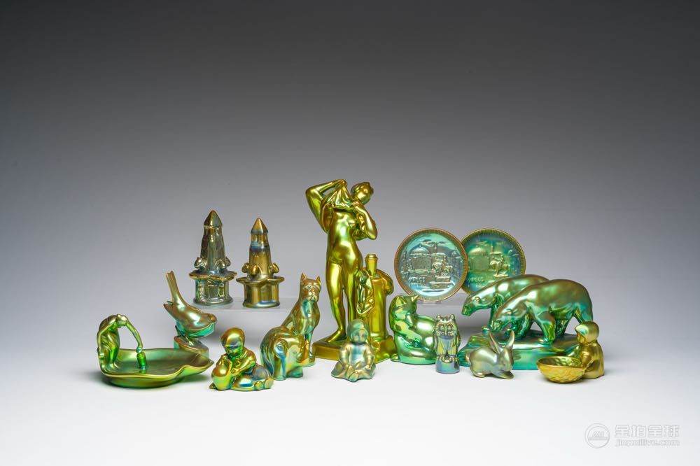A varied collection of Hungarian Zsolnay Pecs eosine glazed animals, figures and monuments, 20th C. 图片1