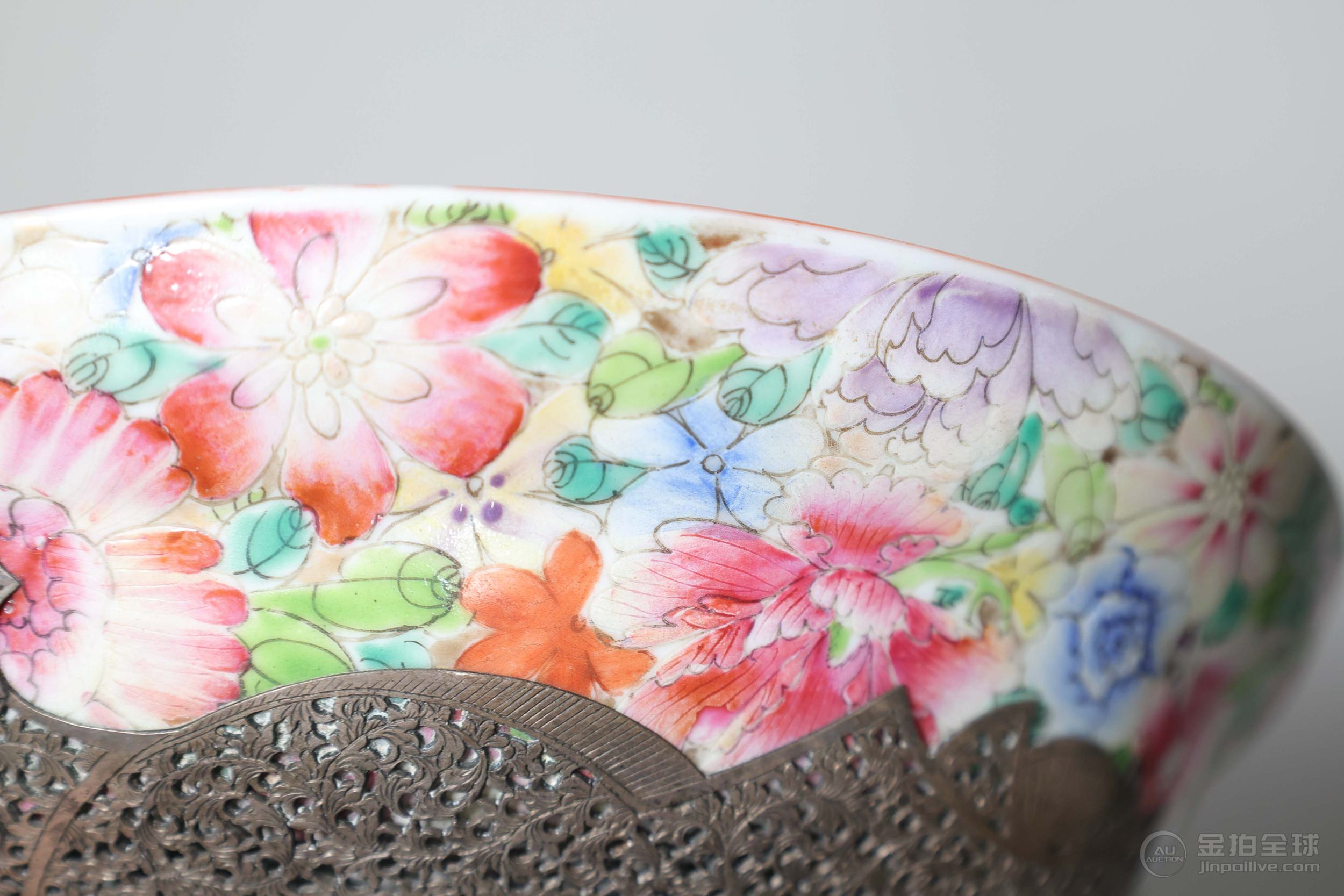 CHINE, Période République
Large coupe couverte en porcelaine, présent 图片14