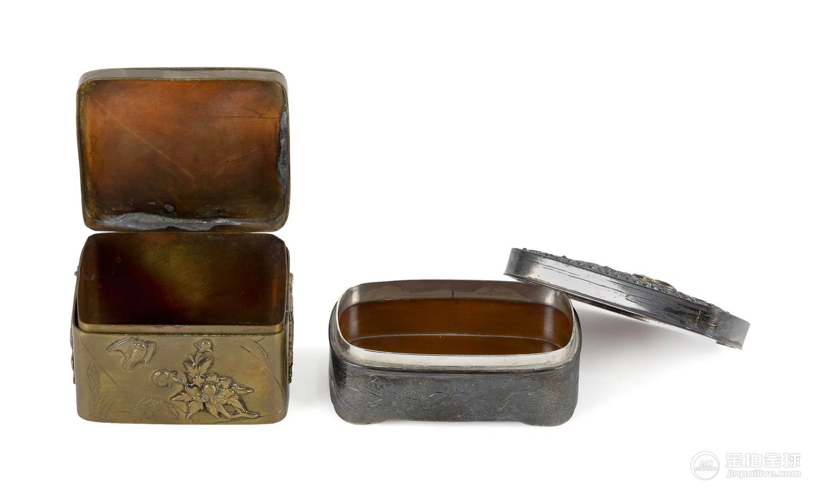 TWO JAPANESE MIXED METAL PILL BOXES 20th Century 图片3