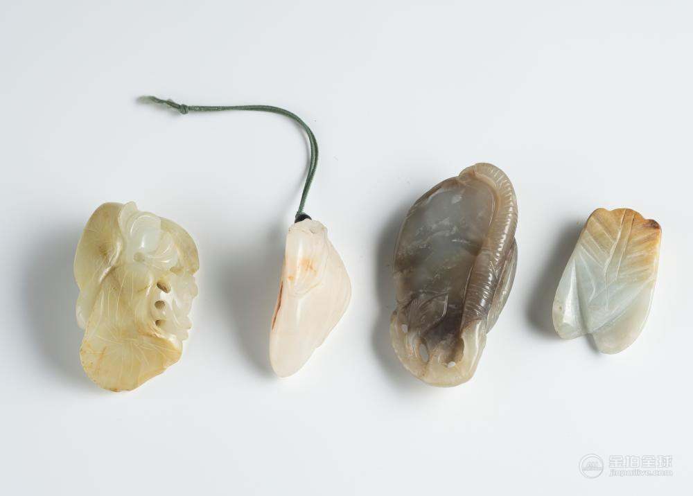 Four jade pendants, including cicada, frog with lotus, peach, etc. 图片2
