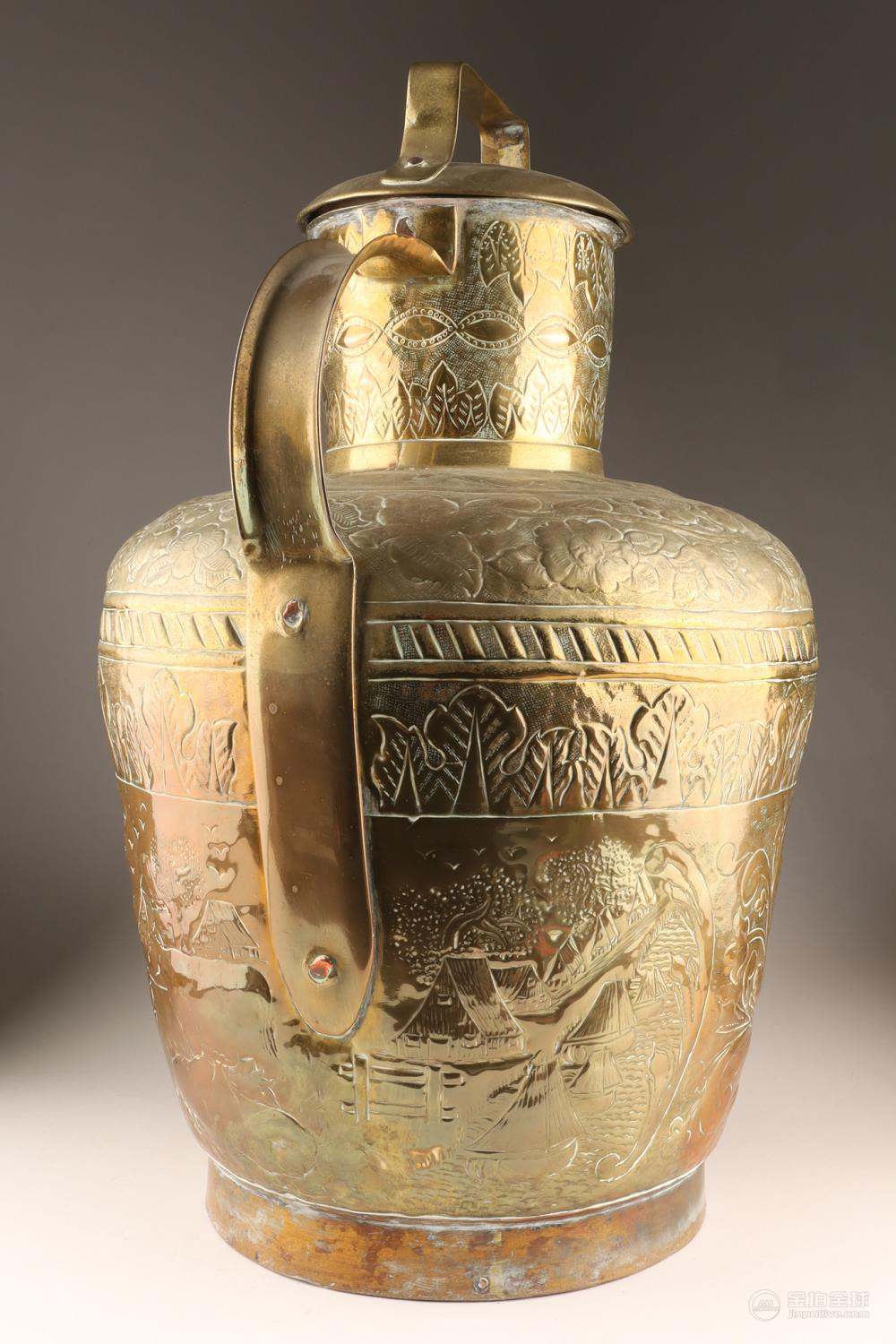 Large Antique Netherlands / Dutch Brass Chased Milk Jug or Jar 图片5