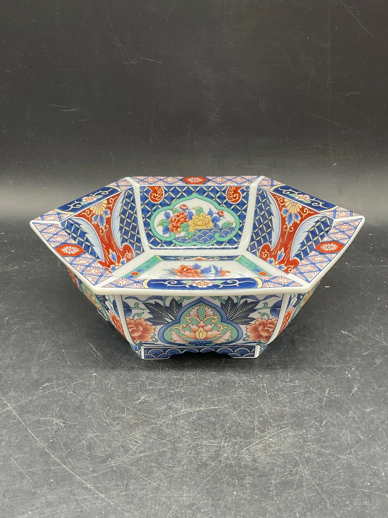 Signed Japanese Porcelain Imari Floral Bowl 图片5