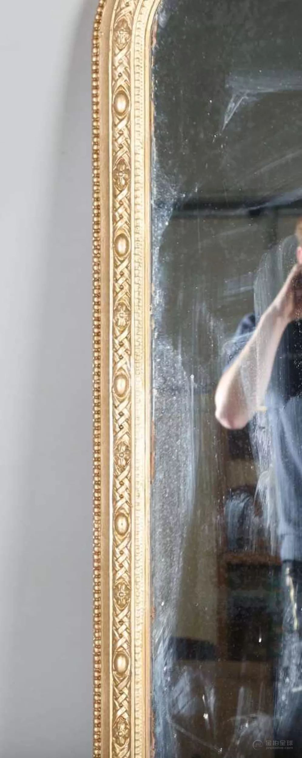 A Victorian overmantel mirror of arched form with a scallop shell and scroll crest, height 174cm, 图片4