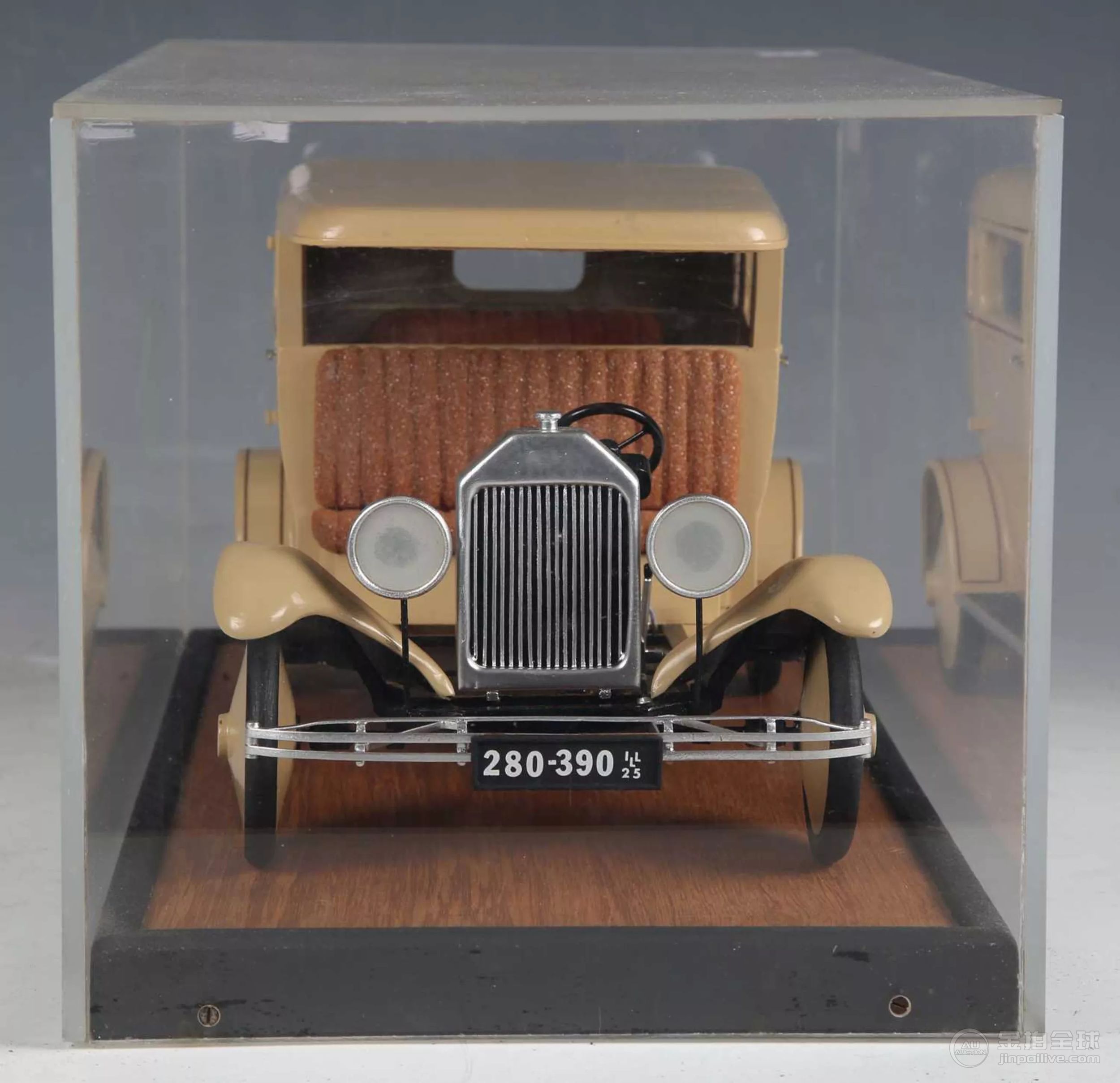 A scale model of the Bugsy Malone pedal car, made by Ron Nickolson, who worked on the film and 图片2