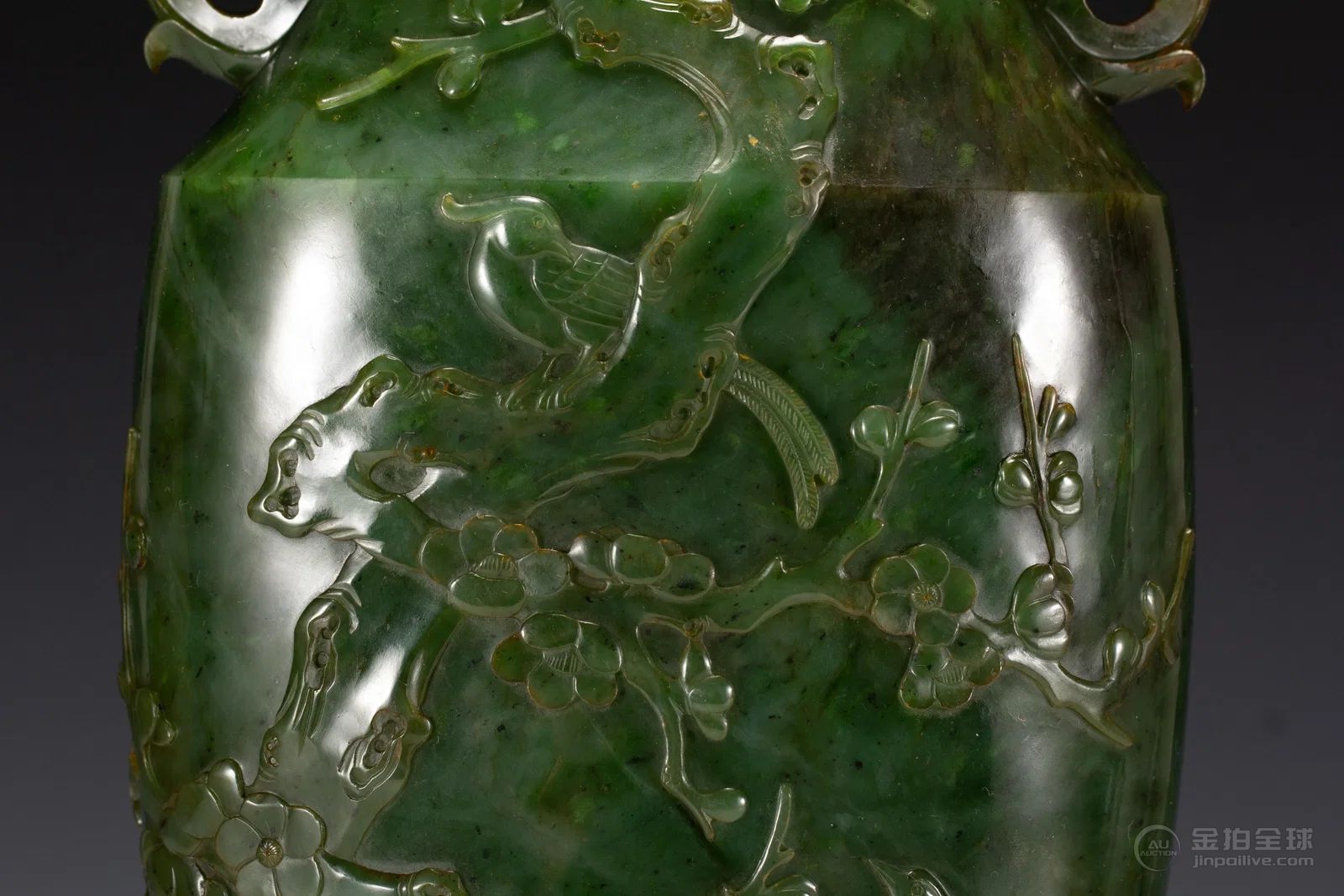 A CHINESE SPINACH JADE LIDDED VASE 图片9