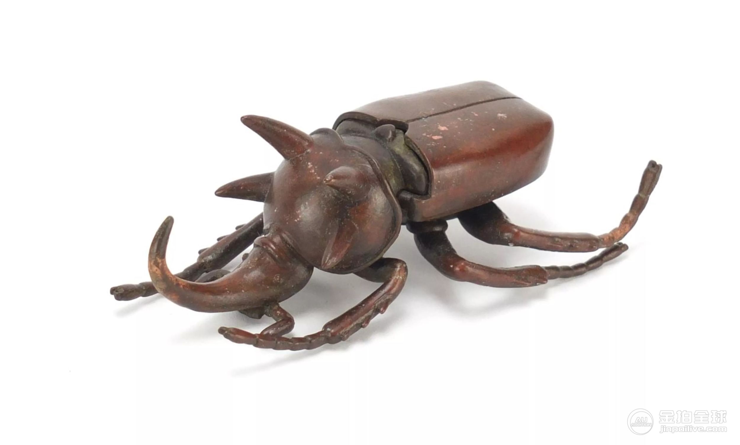 Japanese patinated bronze rhino horn beetle with articulated wings, impressed marks to the 图片1