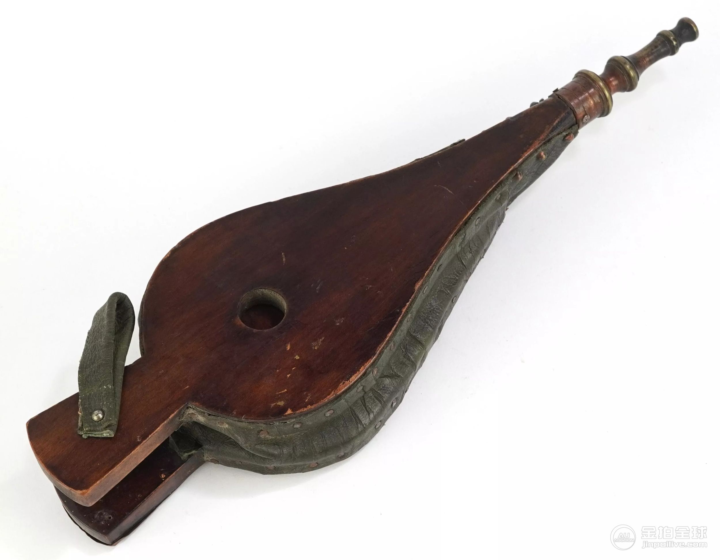 Pair of Arts & Crafts copper, oak and leather fire bellows embossed with stylized flowers, 35cm in 图片2