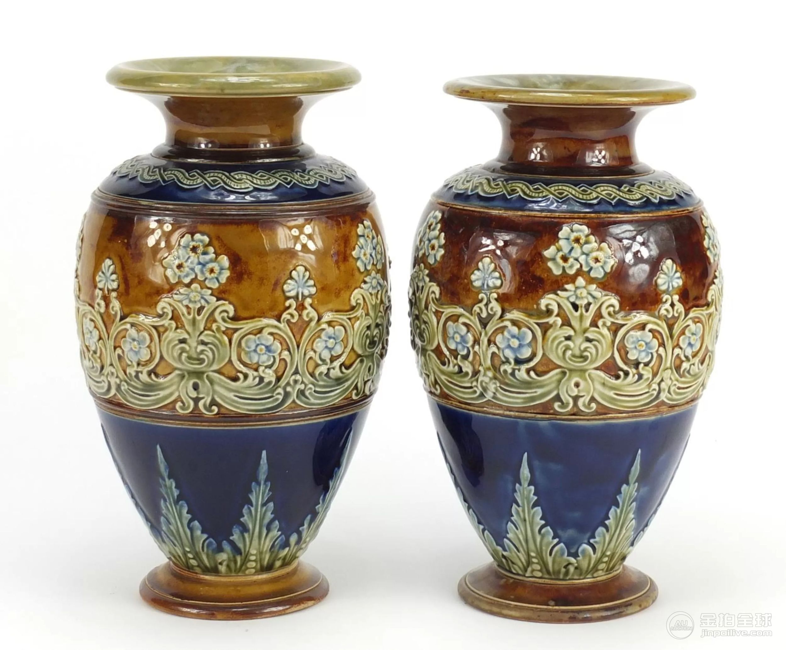 Pair of Doulton Lambeth stoneware vases, hand painted and decorated in low relief with stylised 图片2