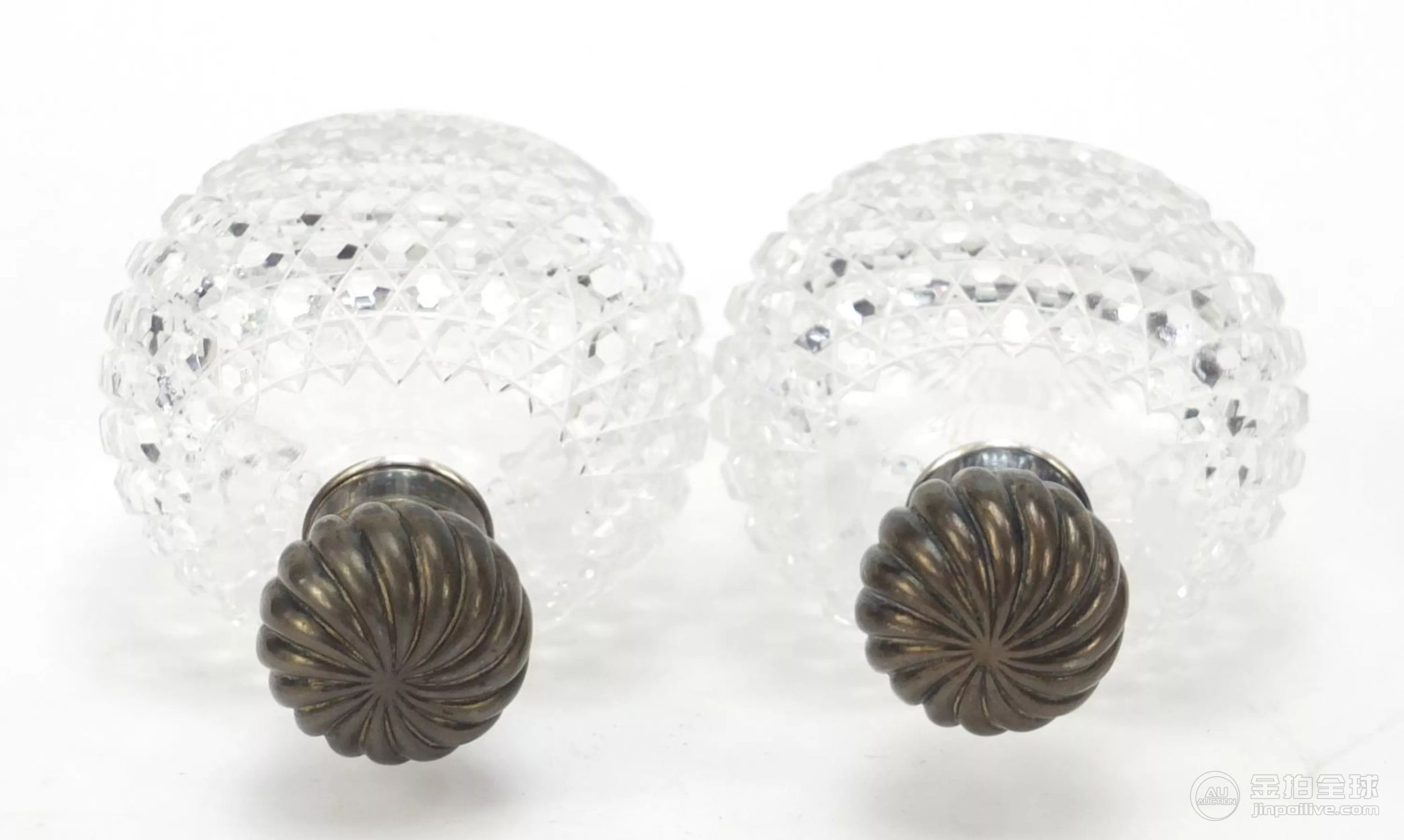 Pair of Victorian cut glass scent bottles with silver lids by Samson Mordan & Co, London 1886, 图片5