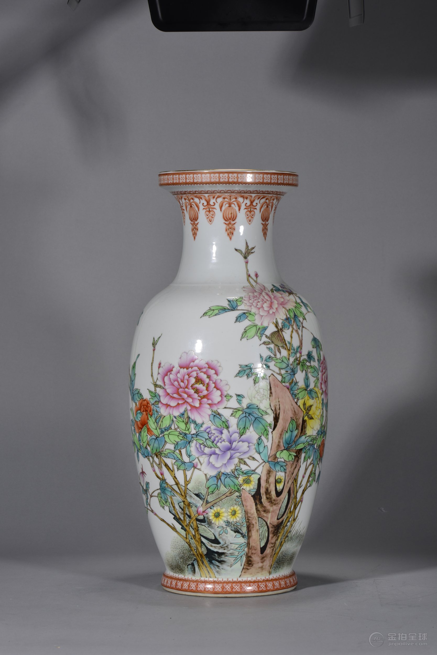 近现代粉彩花鸟盘口瓶 图片2