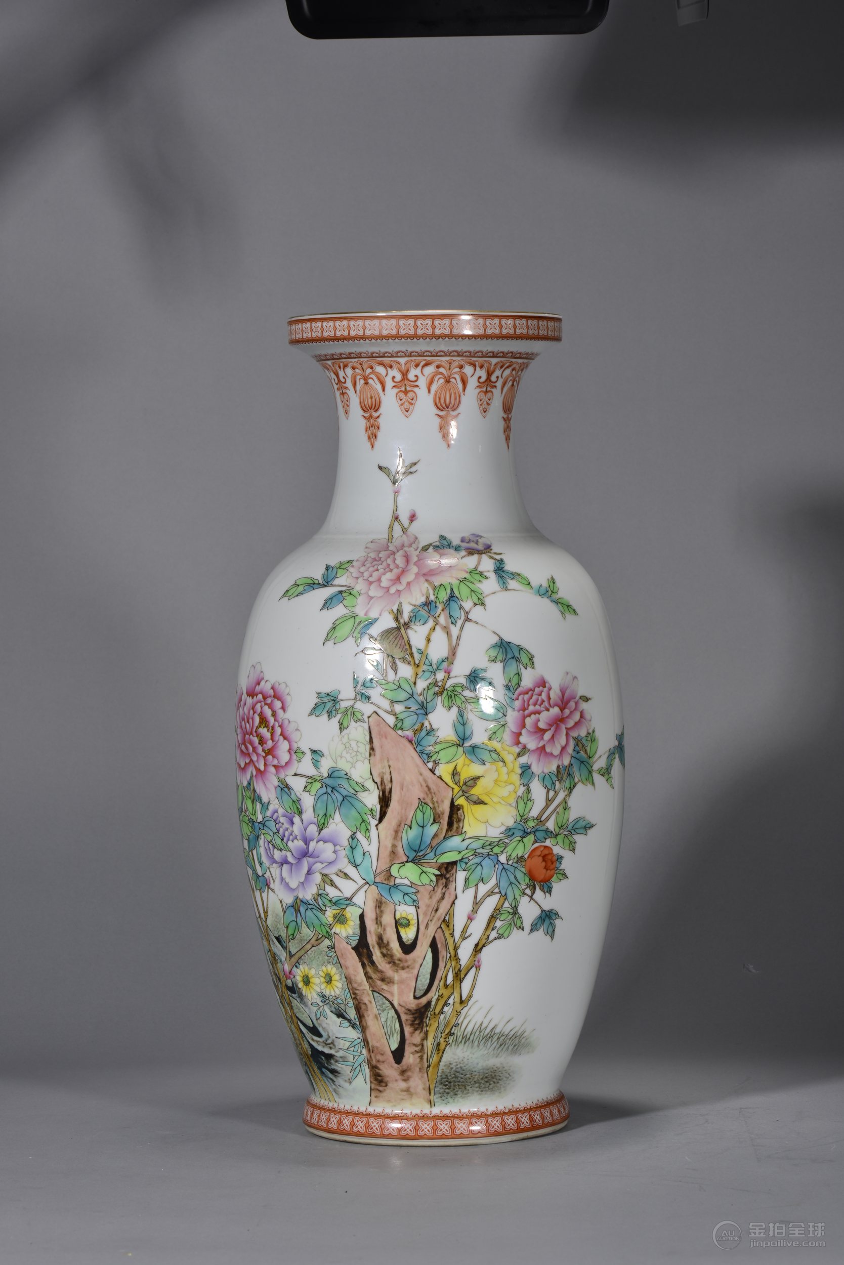 近现代粉彩花鸟盘口瓶 图片4